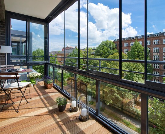 Especialistas en cortinas de cristal sin perfiles a medida para terrazas, balcones y porches Tudela (Navarra)